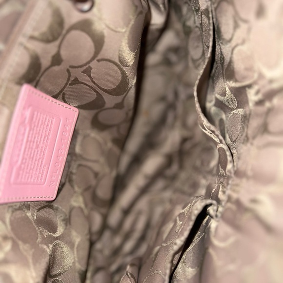 Coach #1841 Elegant Pink and Cream Tote Bag - Picture 5 of 8